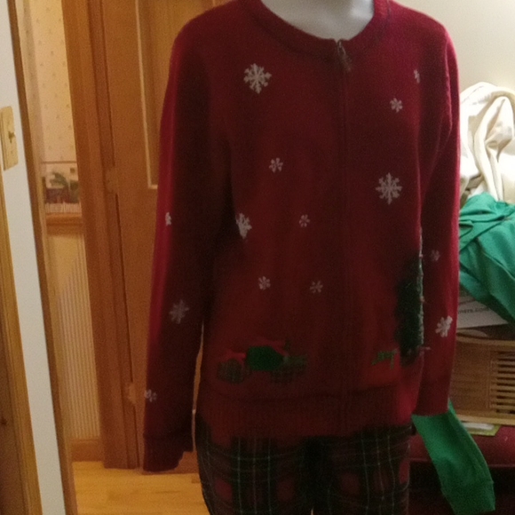 Christmas sweater - Picture 1 of 7